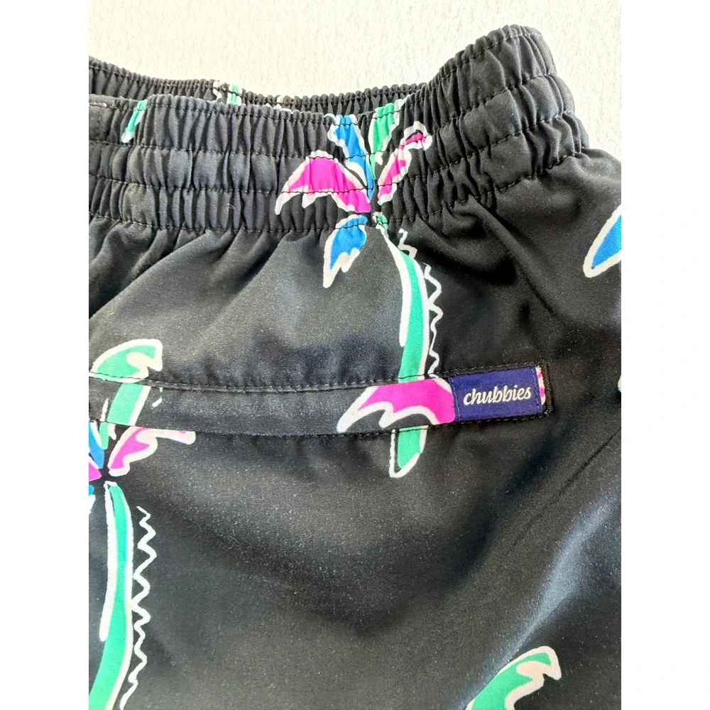 Chubbies Mens Swim Trunks Medium Black Neon Palm Tree 5.5 Inseam Mesh Lined